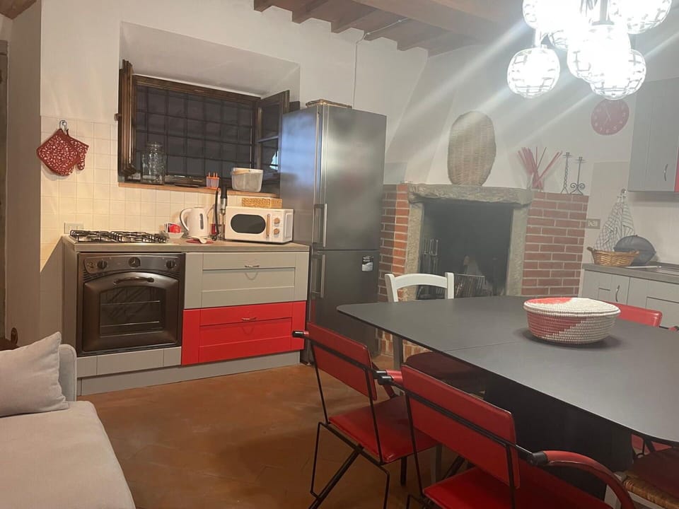 Autumn, Dining Room, Kitchen, Living Room, Spring, Summer, Winter