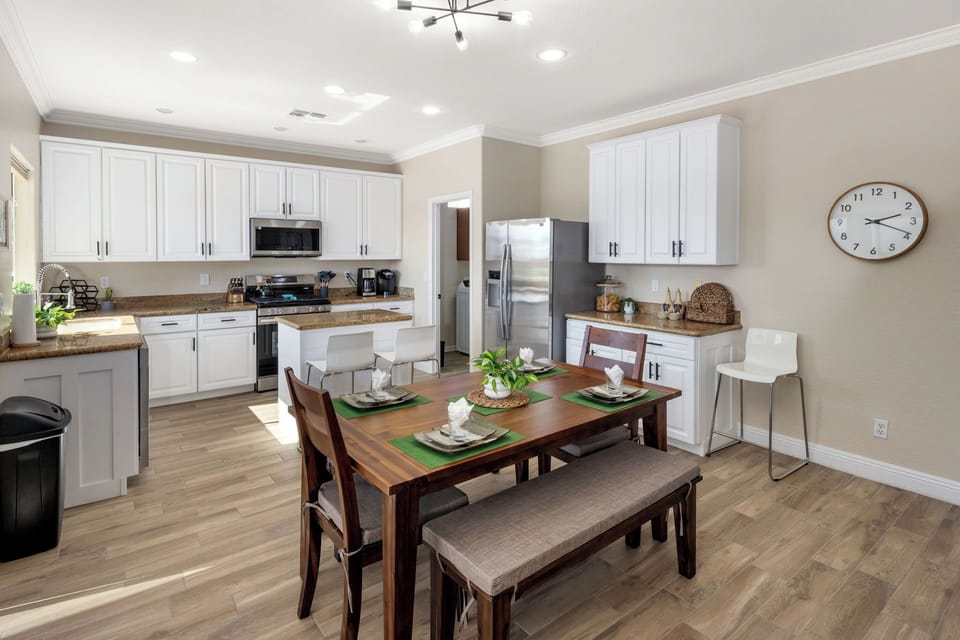 Located in Anthem, Parkside neighborhood, enjoy the amazing parks and walking trails and all anthem has to offer!