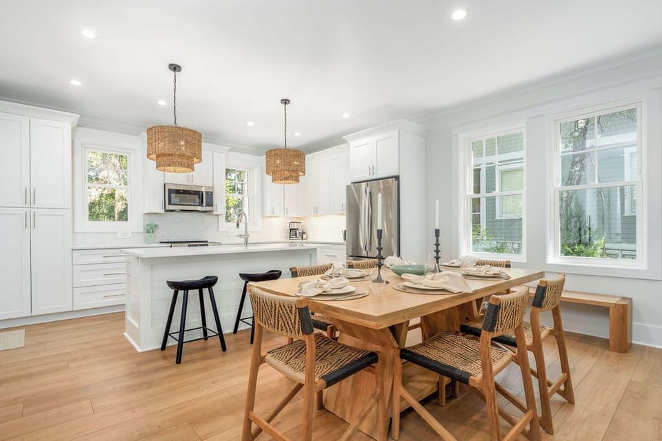 DINING AND KITCHEN