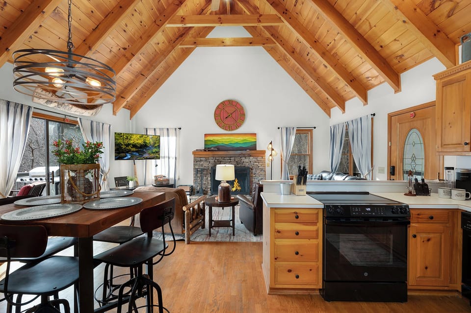 Wanderers Den - Open Floor Plan Overview