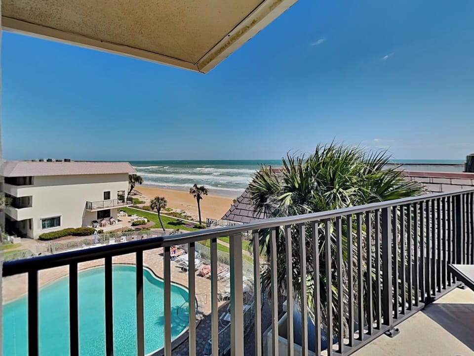Bent Palm 401 Balcony - Pool + Ocean Views
