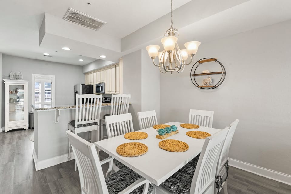 BB308A: Just Peachy | Level 2 Dining Area