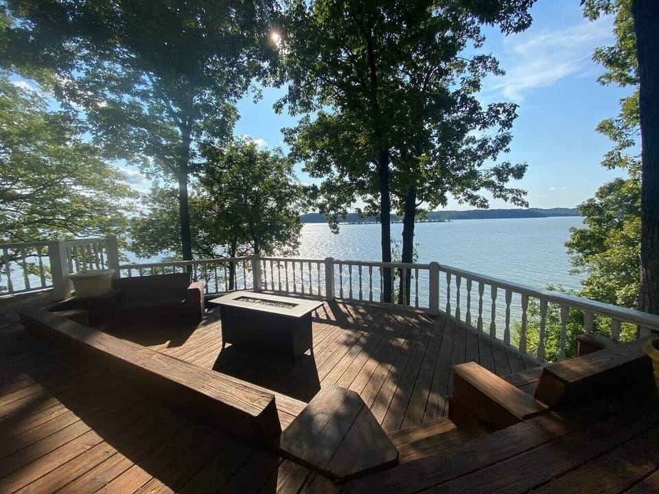 Fire table/Deck with an unbeatable view