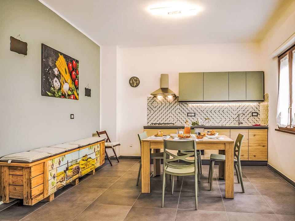 Kitchen / Dining Room