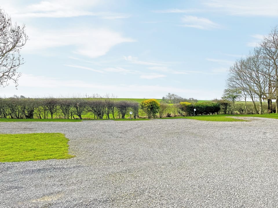View | Hawthorn Cottage - Hillcrest Country Park, Caldwell, Richmond