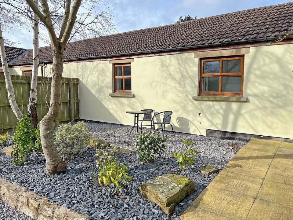 Exterior | Ivy Cottage - Hillcrest Country Park, Caldwell, Richmond