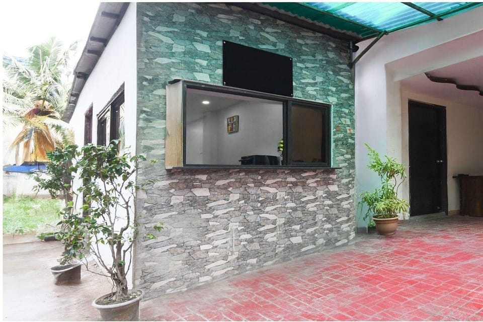 Entrance / Reception