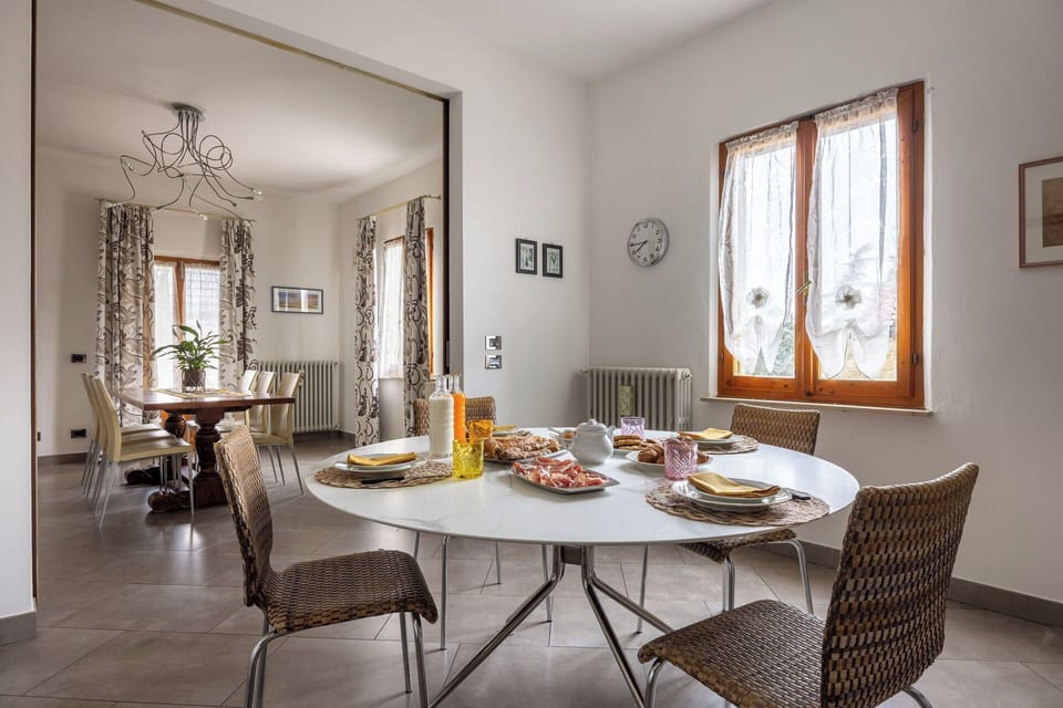 Autumn, Dining Room, Spring, Summer