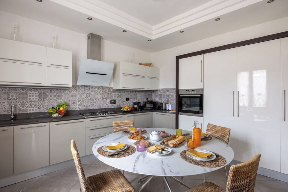Autumn, Kitchen, Spring, Summer