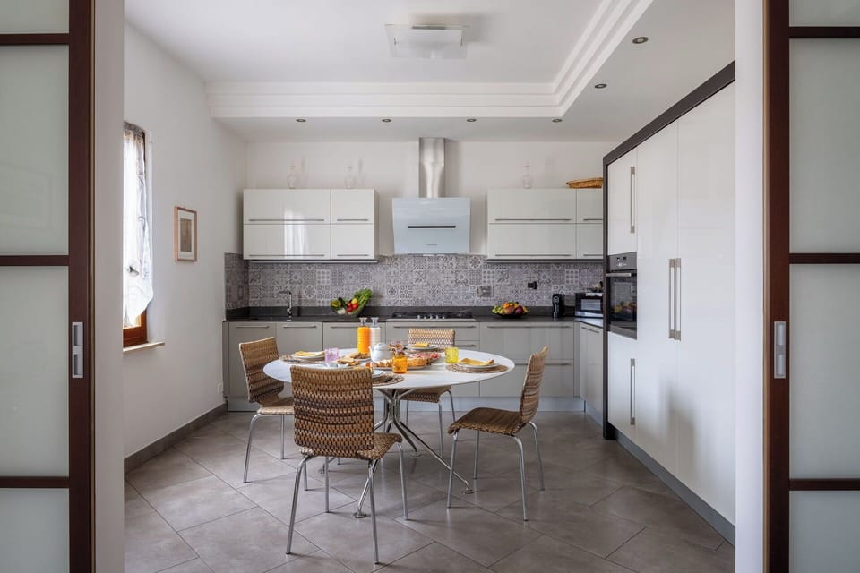 Autumn, Kitchen, Spring, Summer