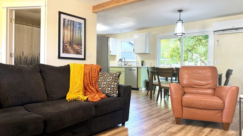 relaxing, comfy loving room