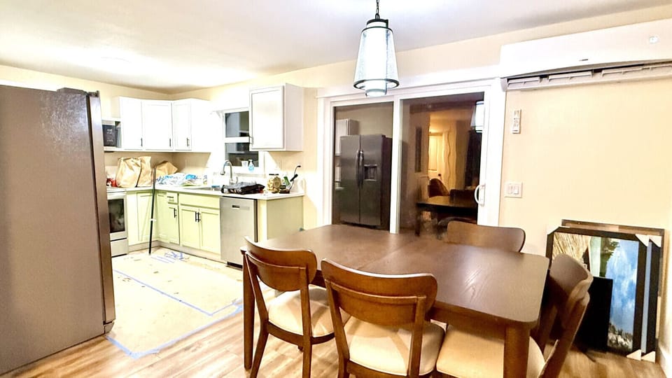 Dining into Kitchen during setup (preview)