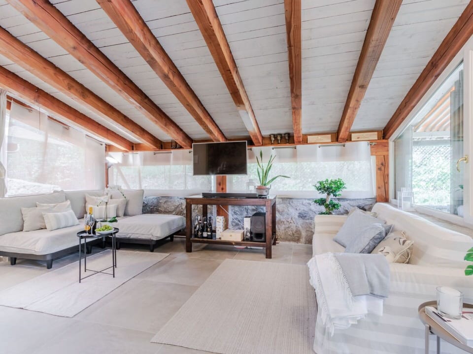 Apartment, Residential Area, Condominium, Commercial Building, Mixed-Use, Parking, Family Car, Balcony, Brutalist Architecture