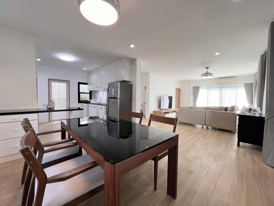 1st floor space