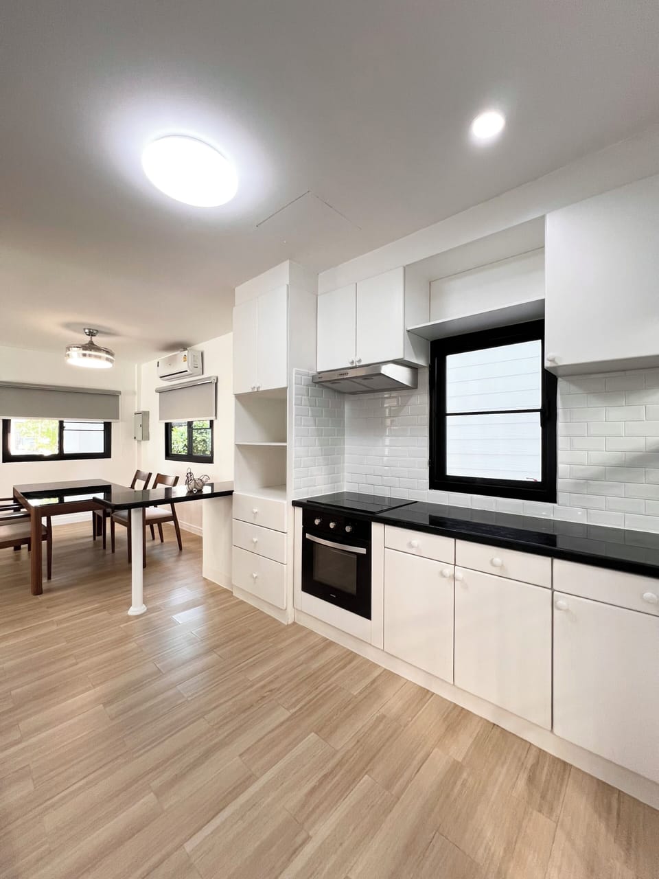 Kitchen & Dining area