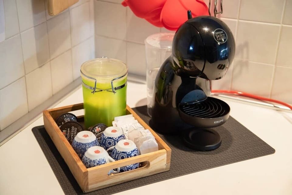 Il tuo risveglio perfetto: macchina del caffè pronta all'uso con selezione di capsule