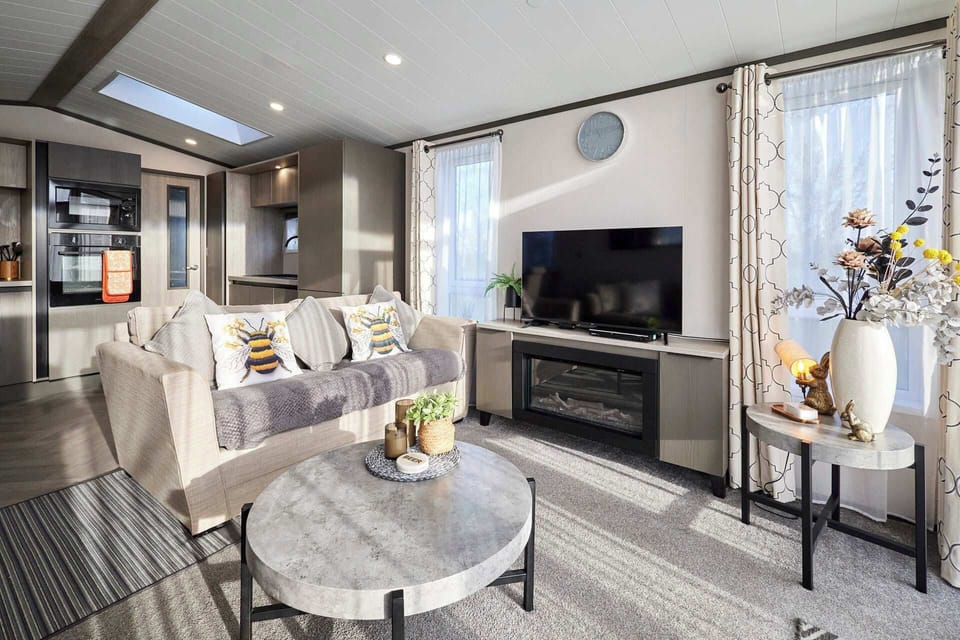 Coopers Cabin, Amotherby - Host & Stay