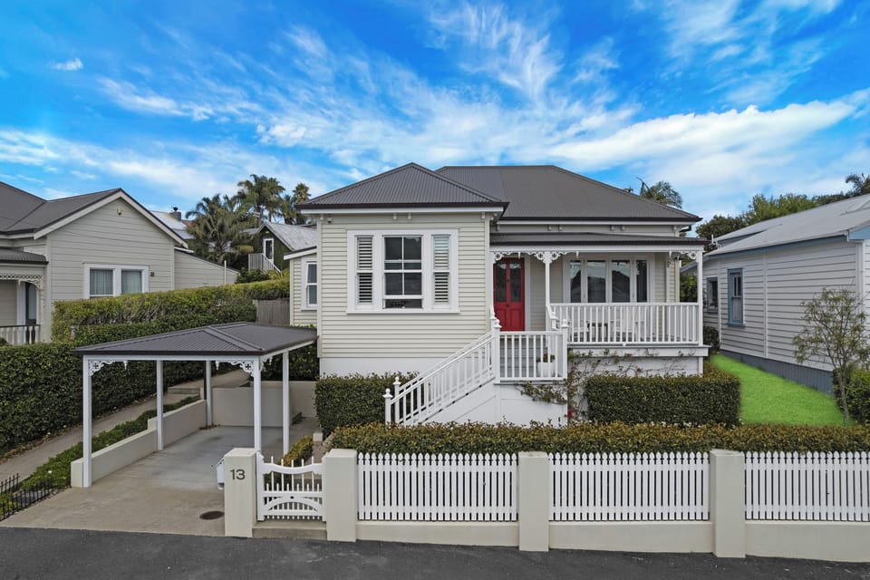 Front view of house
