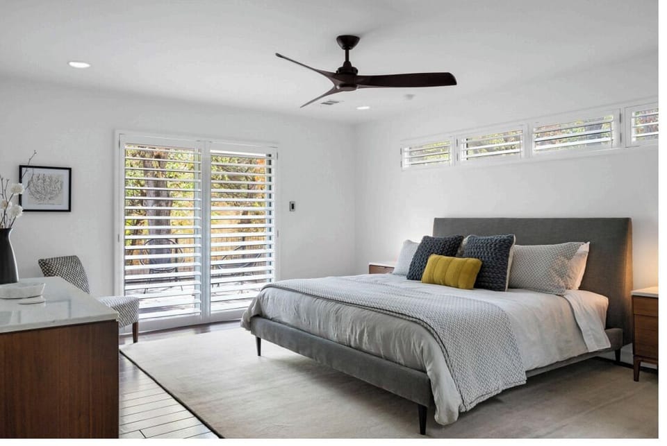 Master Bedroom- King bed , ensuite bathroom, 2 closets