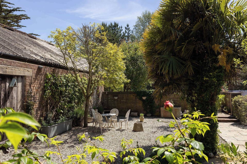 Pretty outside seating areas to enjoy the surrounding nature.