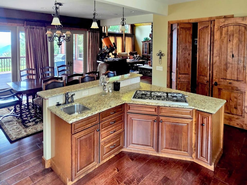 kitchen open to dinning and living areas