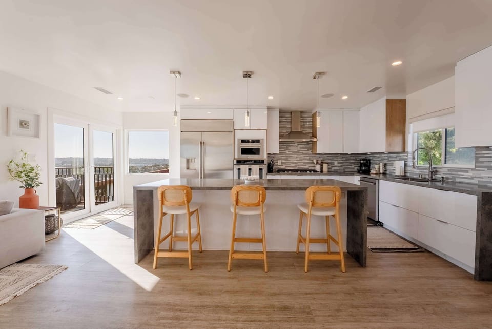 Full kitchen and fully stocked with all of the essentials. 