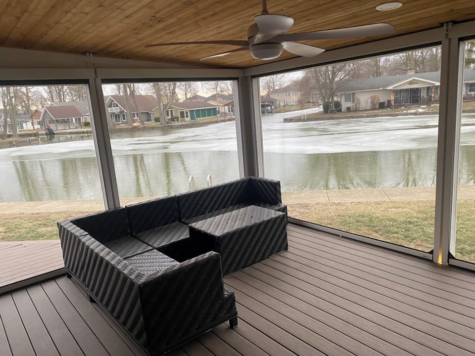 Large screened in porch.