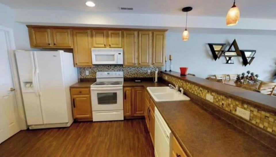 Beautiful full kitchen at your hands for Breakfast, Lunch and Dinner