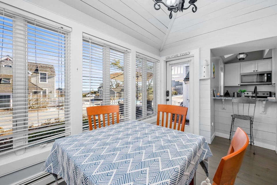 Bright Dining Area with seating for  4