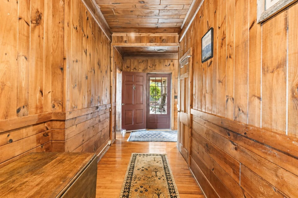 Entryway view at Lobster Ledge.