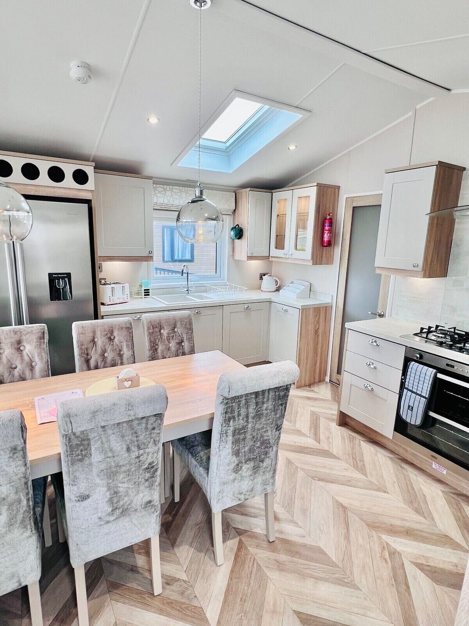 Dinning Area in the Kitchen