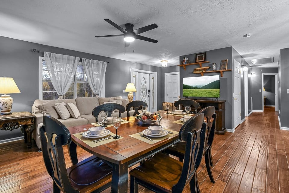 Furniture, Table, Dining Room, Dining Table, Indoors