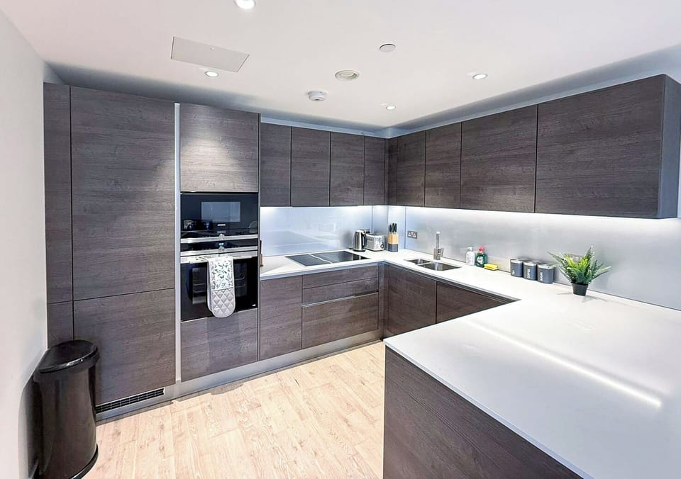 Fully equipped Kitchen | King’s Cross Apt near St Pancras, Camden, Bloomsbury