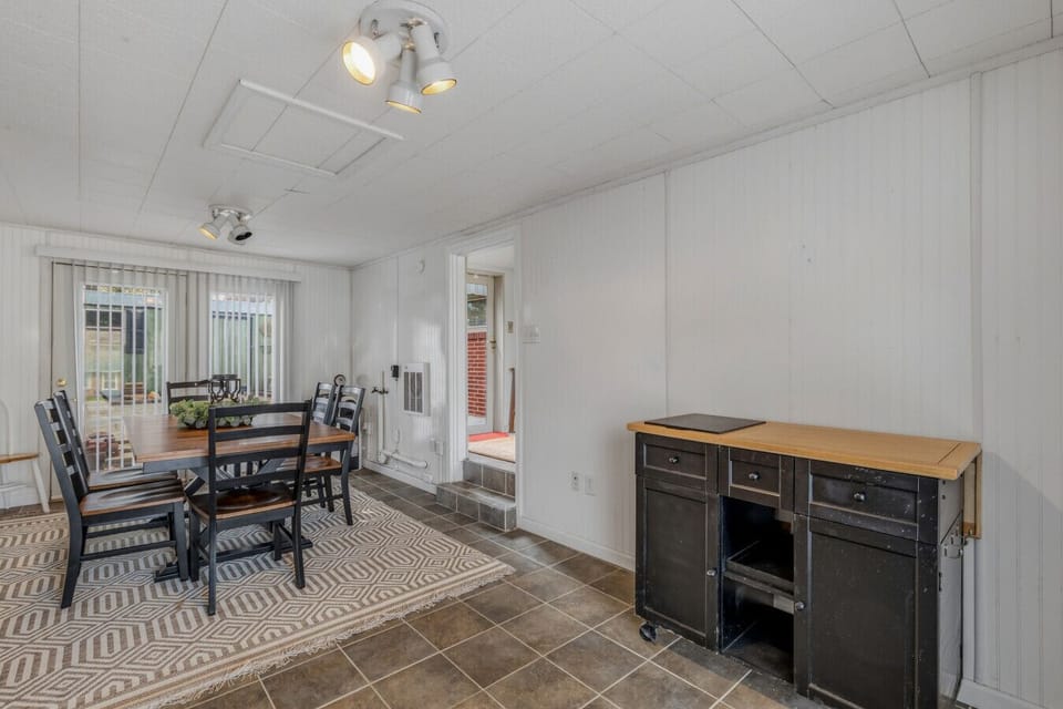 Dining Room | Spacious Setup | Wood Accents & Indoor Outdoor Flow