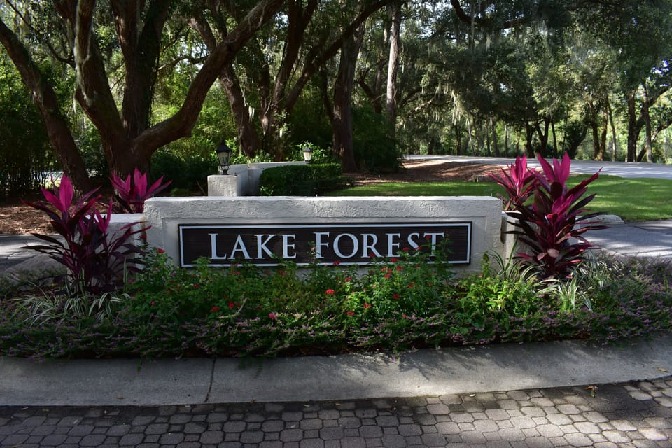 Lake Forest Entrance