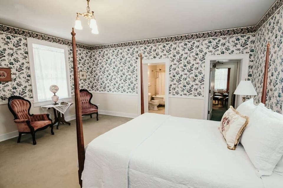 Queen bed, private bathroom with claw foot tub