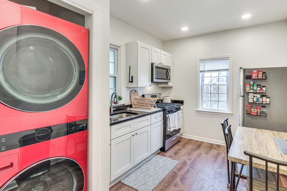 Kitchen | Main Level