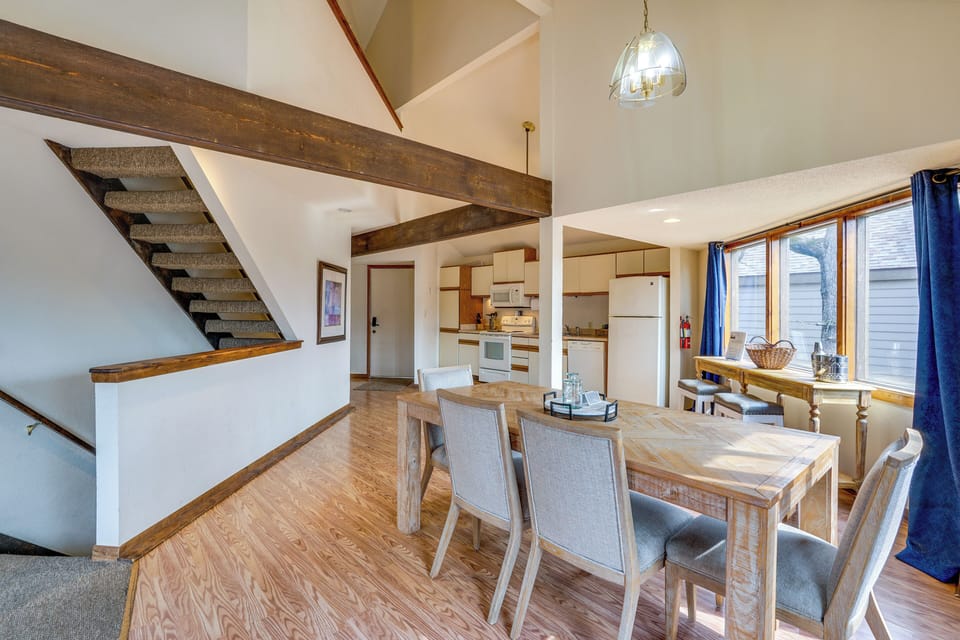 Dining Area | 1st Floor