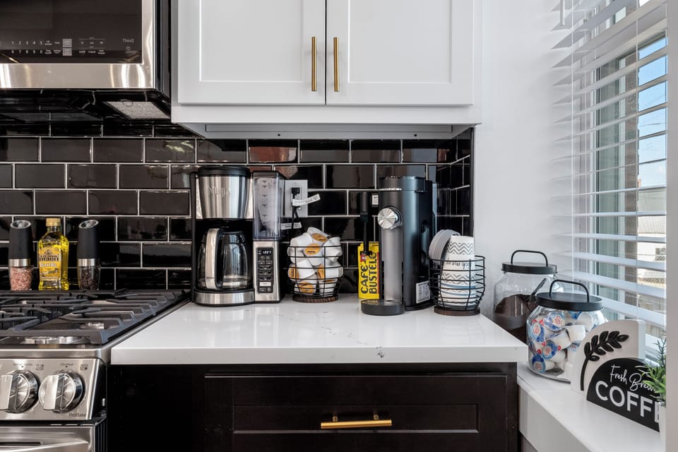 COFFEE BAR! Fresh brewed or a single cup & a frother.