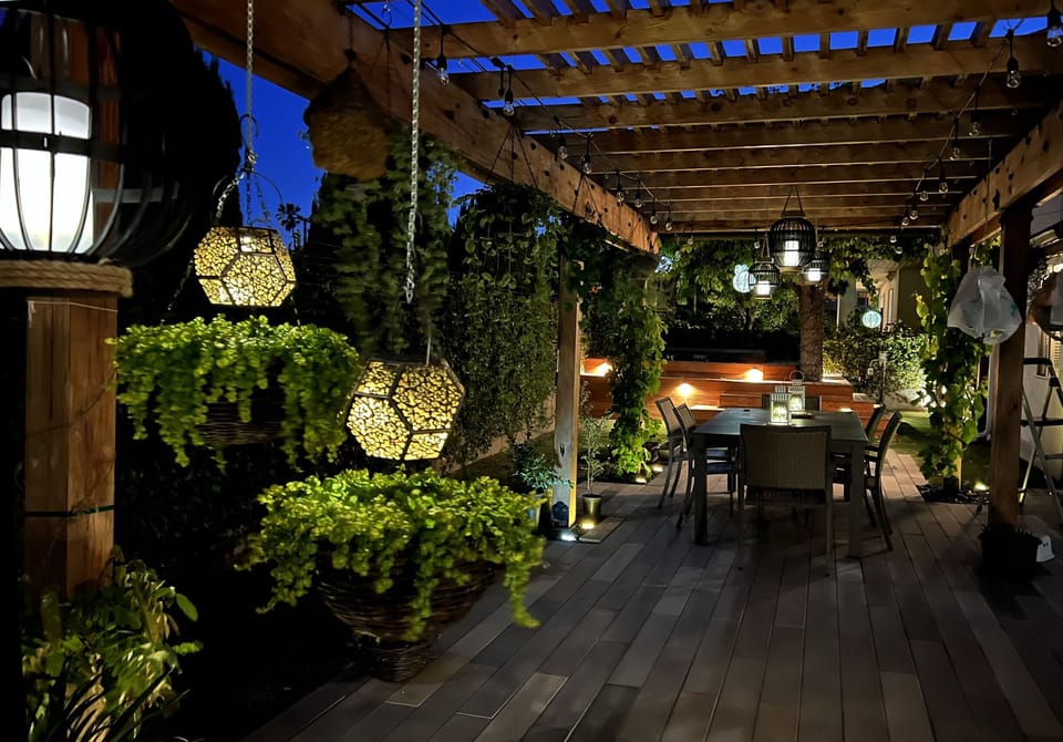 Outdoor dining
