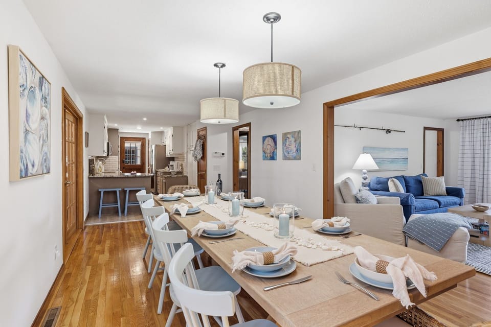 Large gatherings made easy. A sun-filled space for big meals and long stories.