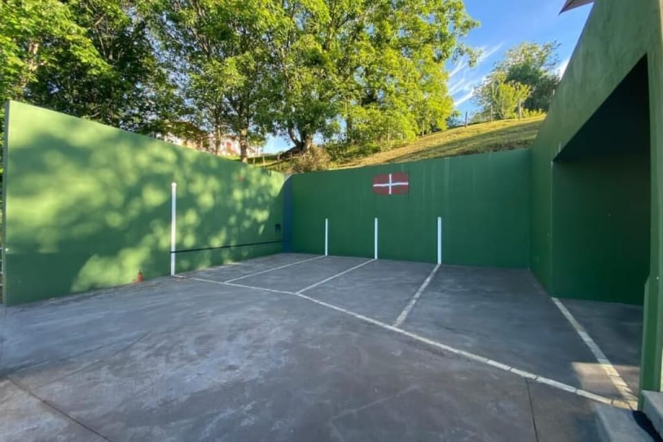 Sport court