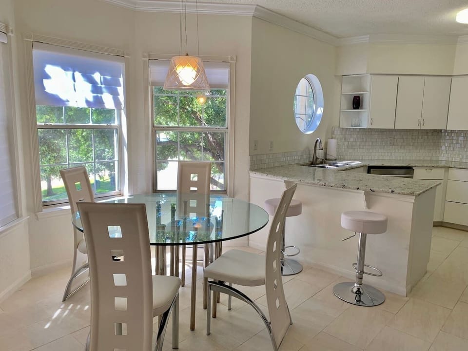 Cozy Breakfast Nook