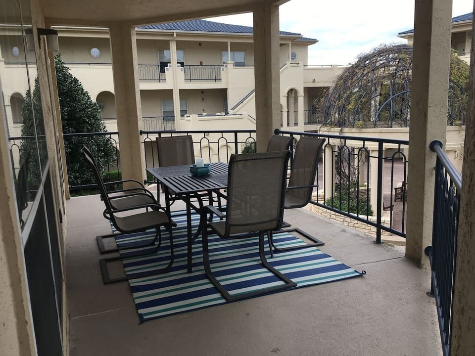 Balcony table for 6