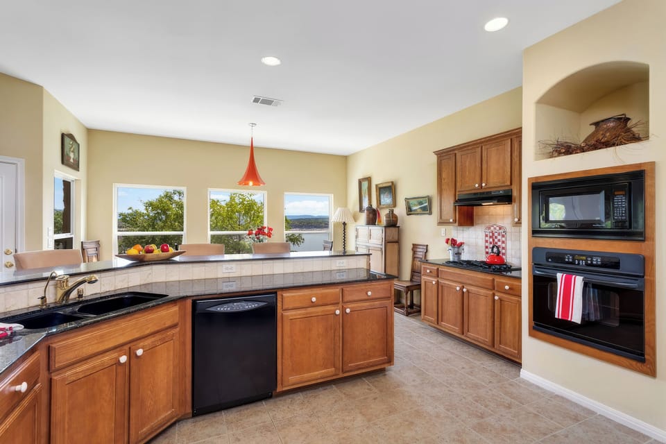 Kitchen - sink, dishwasher, microwave and oven