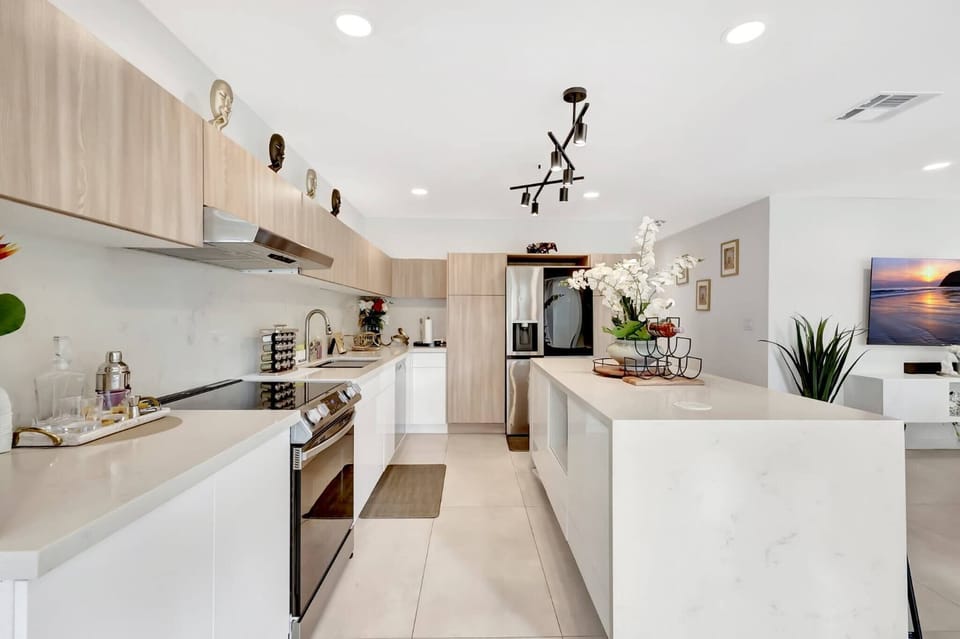 A stylish kitchen with ample counter space, modern appliances, and clean finishes. Designed for both functionality and comfort, it’s perfect for preparing meals with ease.