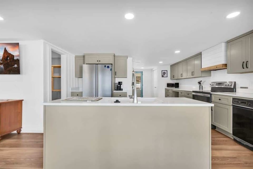 Kitchen with a view of the lake 