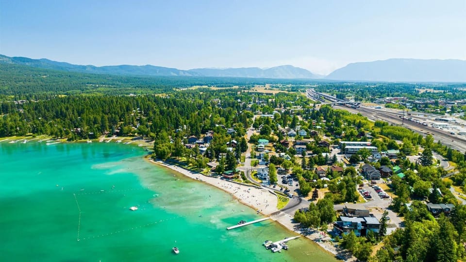 Lakefront City Beach Retreat  On Whitefish Lake (9472)