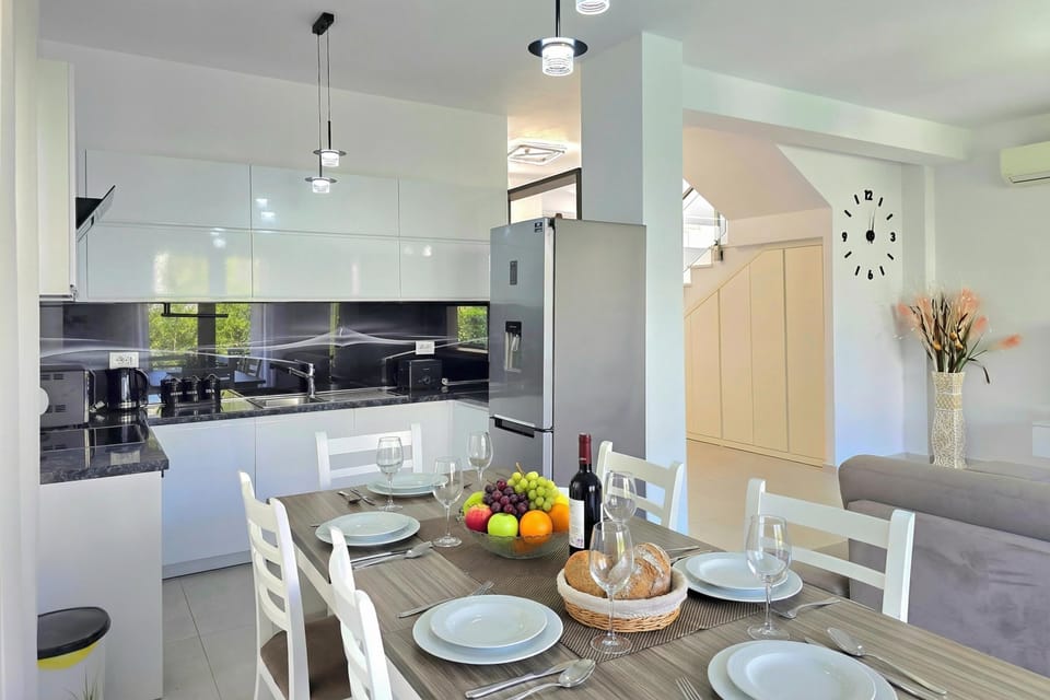 Kitchen and dining area