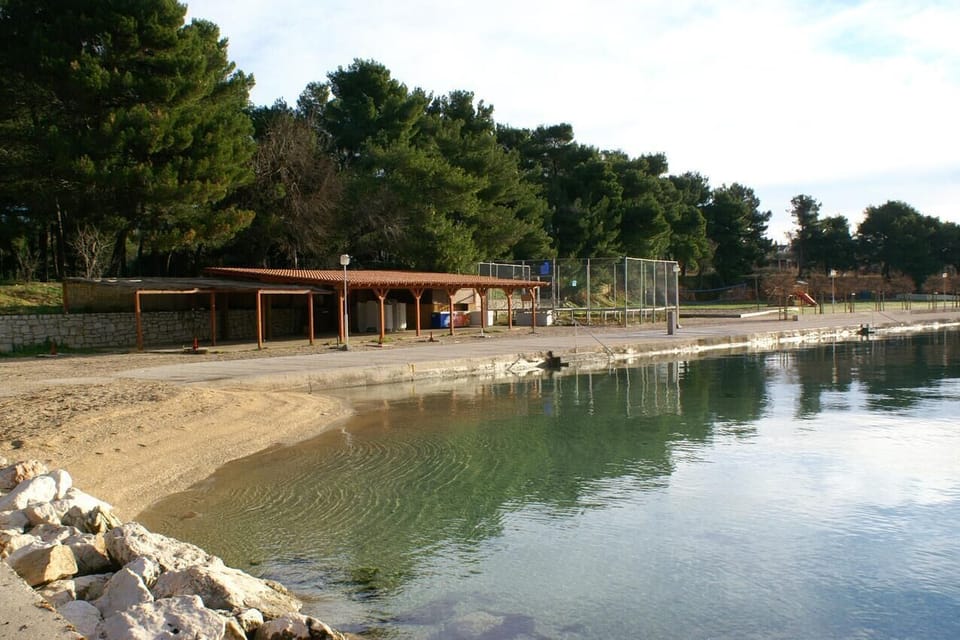 Nearby beaches